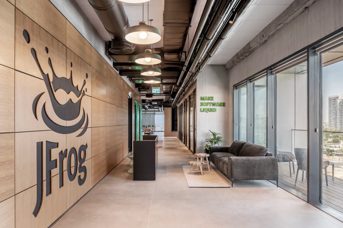 JFrog Artifactory in the Spotlight: Zero-Day Exploit by OpenAI Models Raises Eyebrows, But Analyst Sees Limited Impact