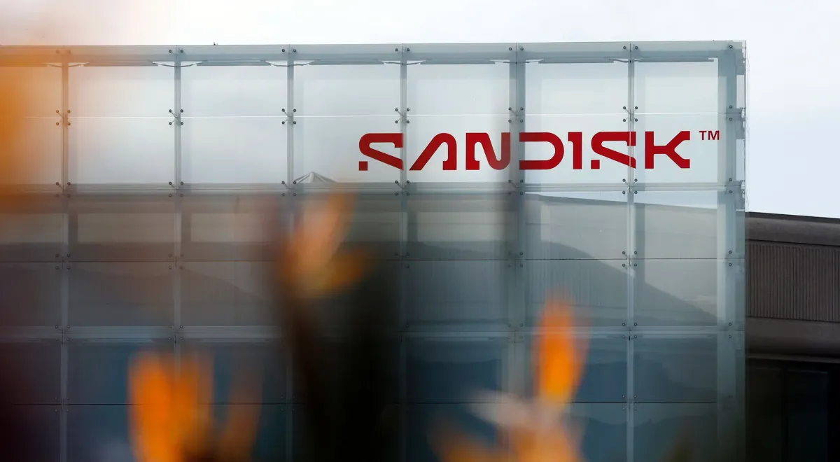 Sell-the-News Hit: SNDK and WDC Drop After Strong Beats and Solid Guidance