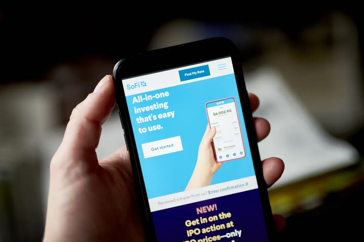 Piper Sandler Starts Coverage on SoFi: Overweight Rating + Strong Growth Outlook