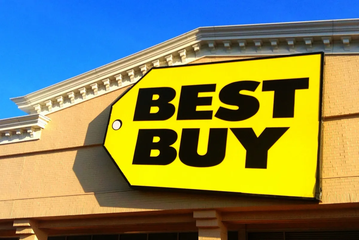 Best Buy Beat Estimates. Costs and High Expectations Hit the Stock.
