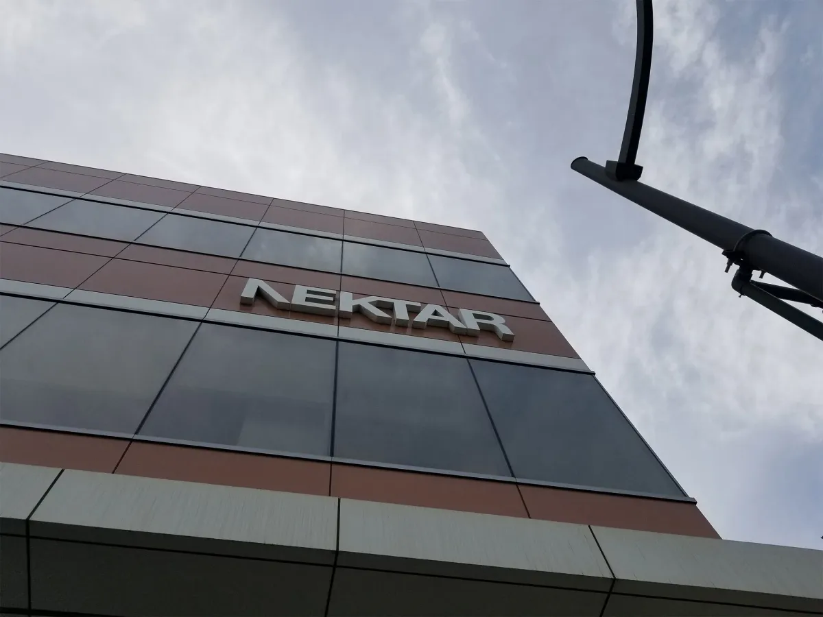 Nektar Shares Slide as Jury Weighs Lilly Lawsuit Over Rezpeg