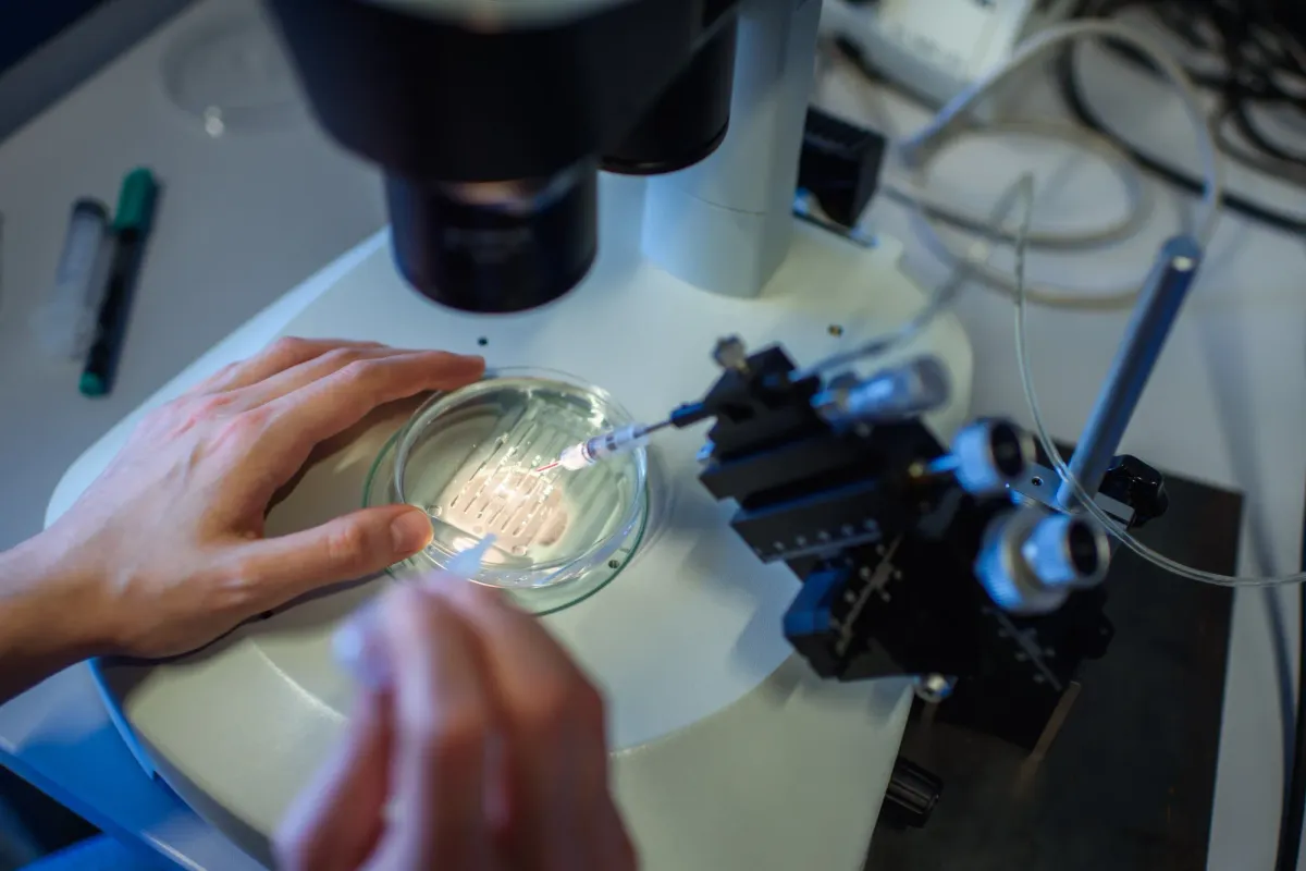 Gene-Editing Stocks Fall After Anthropic Says Claude Found a CRISPR-Like Enzyme System