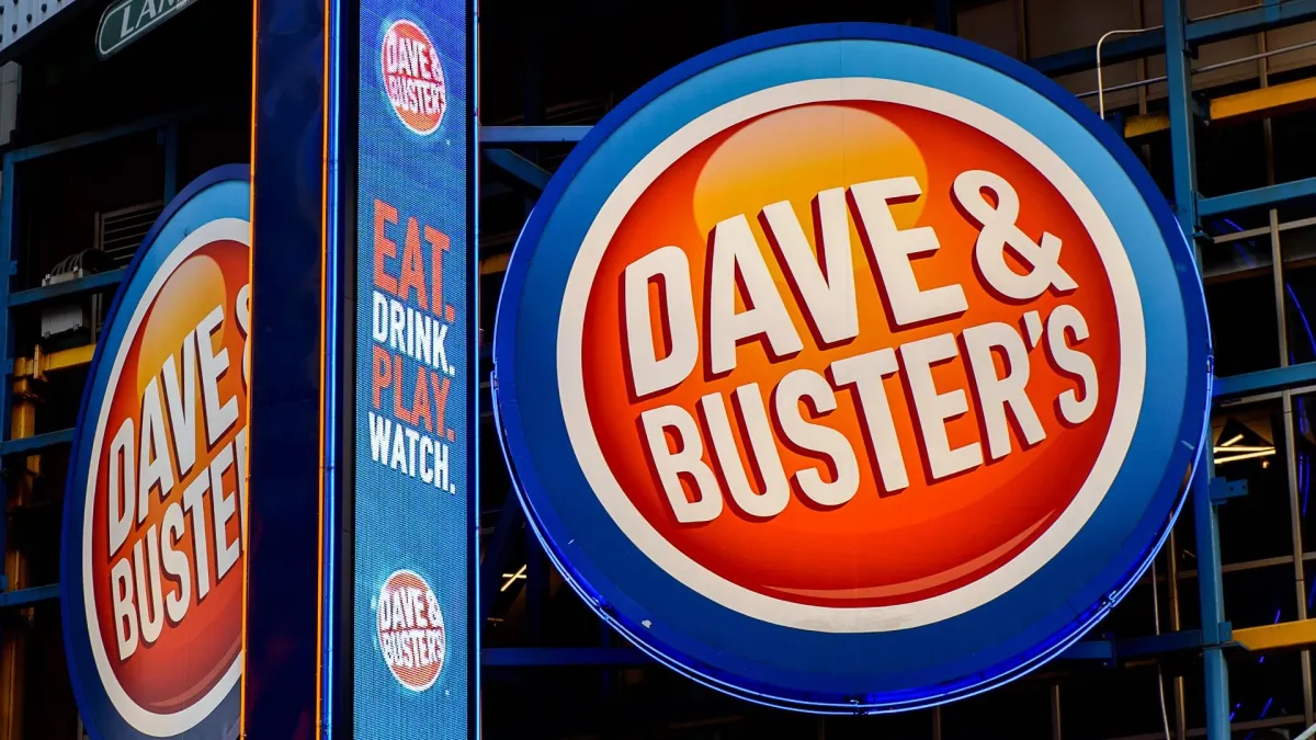 Dave & Buster’s Swings to a Loss as Game Sales Keep Falling