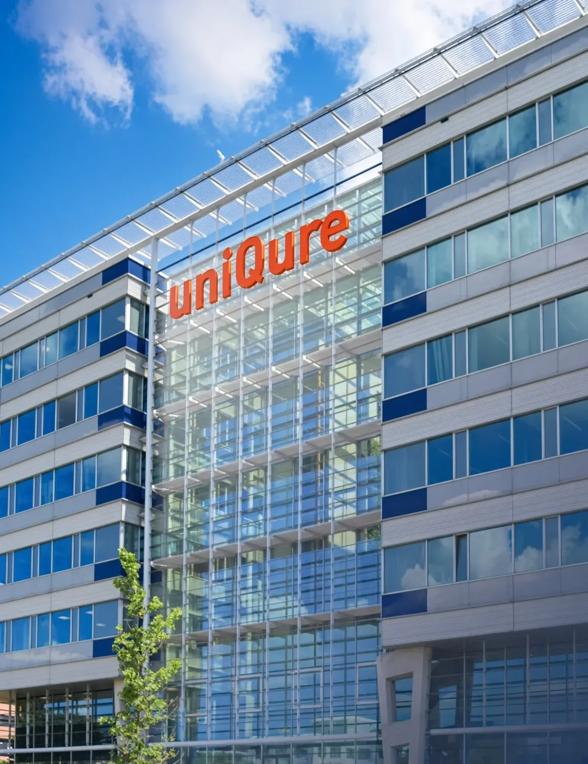 uniQure Shares Slump as AMT-130 Benefit Looks Weaker at Four Years