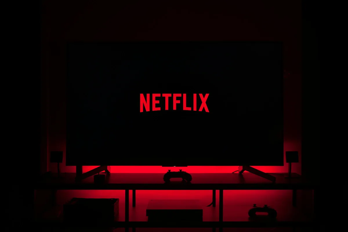 Netflix Slides as Wells Fargo Flags “Worrying” Engagement Trends