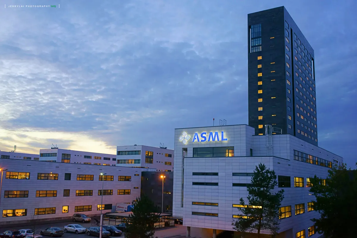 ASML Raises Outlook as AI Orders Outrun Capacity Through 2028