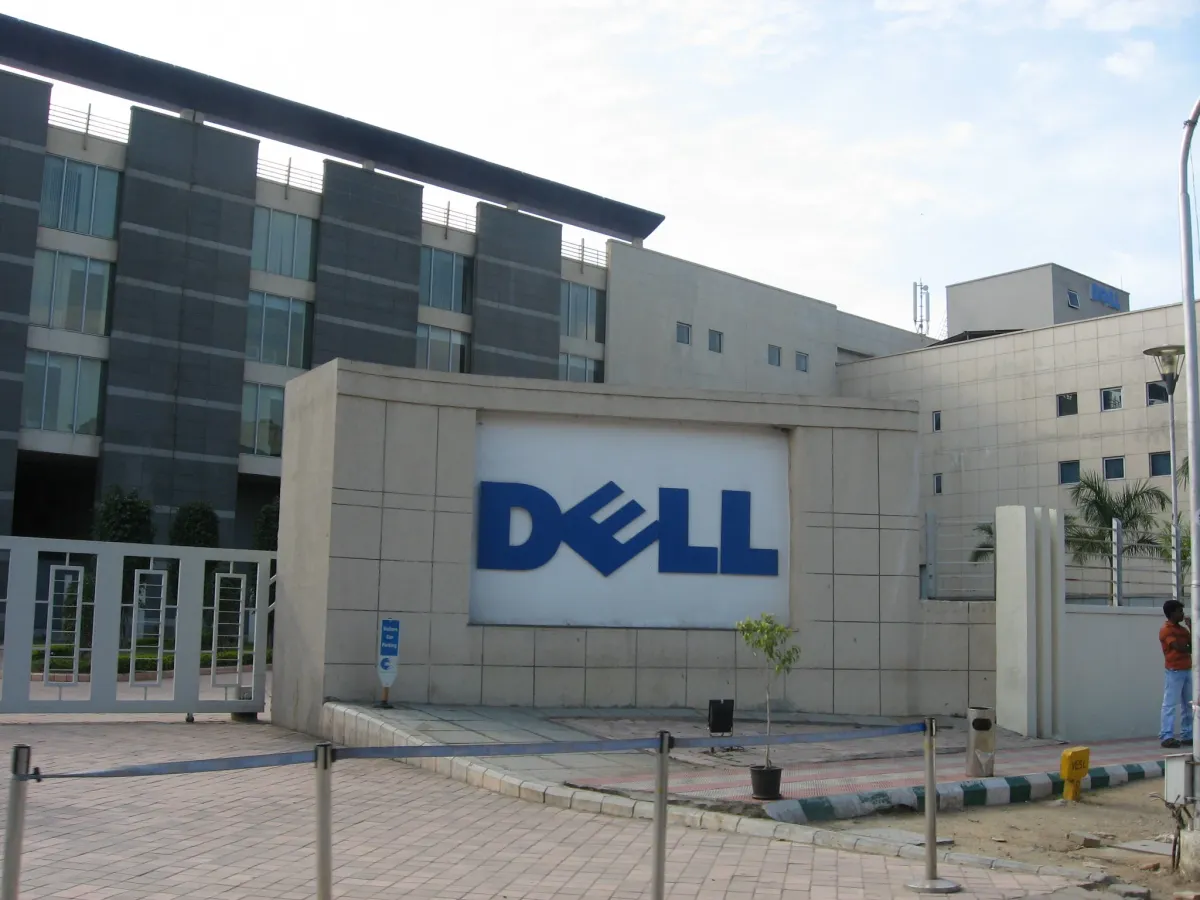 Barclays Downgrades Dell and HP Enterprise, Citing High Valuations and Lack of AI Catalyst