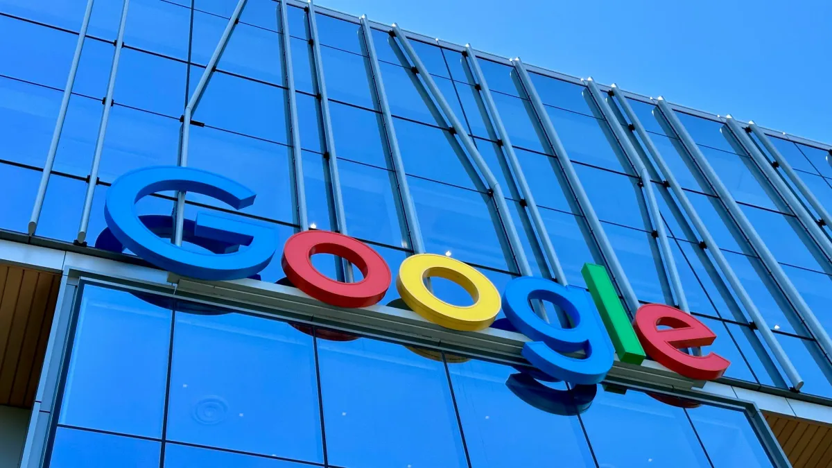 Alphabet Shares Fall as Cloud Spending Drives Bigger-Than-Expected Cash Burn