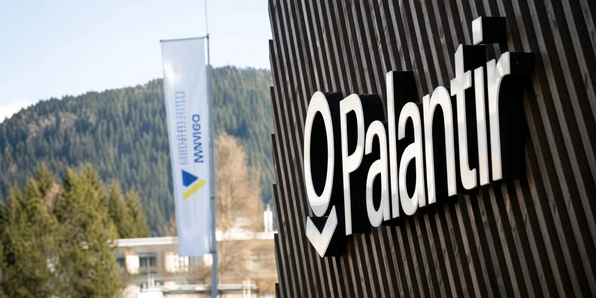 Goldman Sachs Upgrades Palantir to Buy, Sets $230 Target on AI Growth